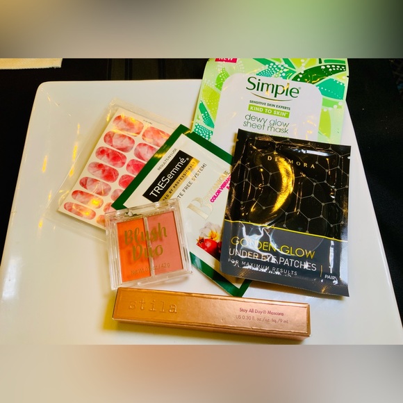 Cosmetic Bundle New - Picture 7 of 8